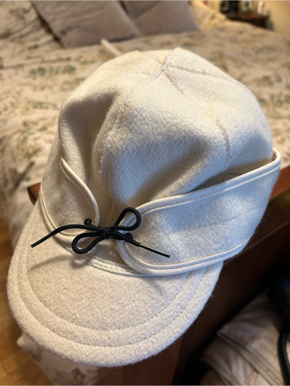 Stormy Kromer Cream Wool Cap with Black Bow Size 7 1/8